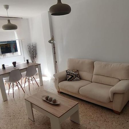 Amplio Apartamento Junto A La Playa Victoria Apartment Кадис Екстериор снимка